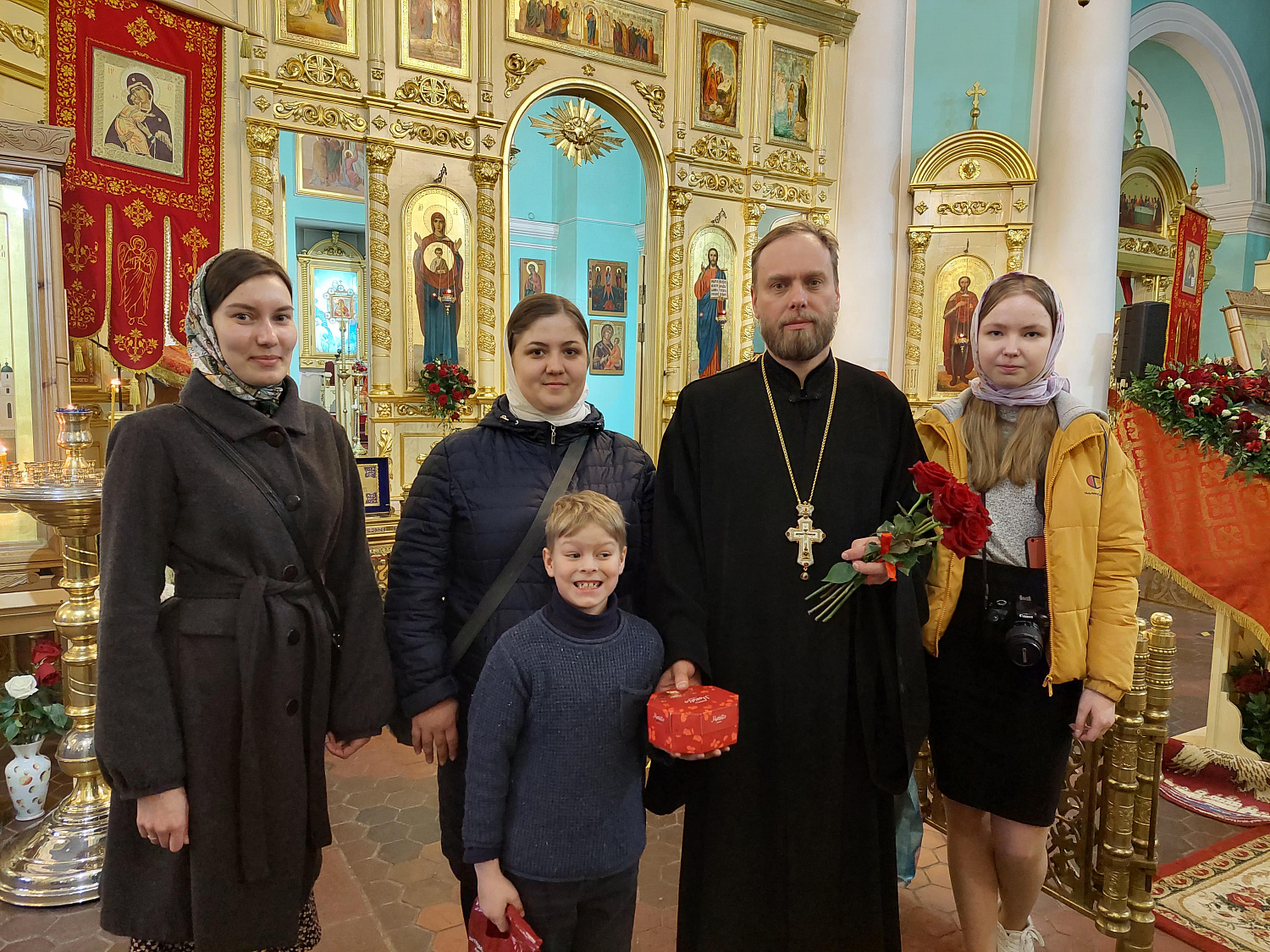 Пасхальная Великая вечерня в Александро-Невском кафедральном соборе г. Петрозаводска